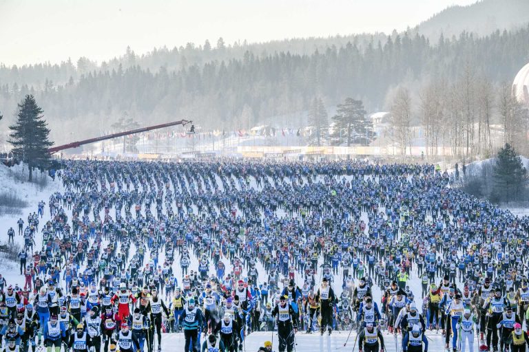 Starten i Vasaloppet i officiellt tävlingsfoto